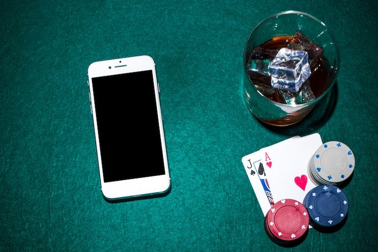 Perbandingan layar aplikasi Android dan browser iOS bibitslot88